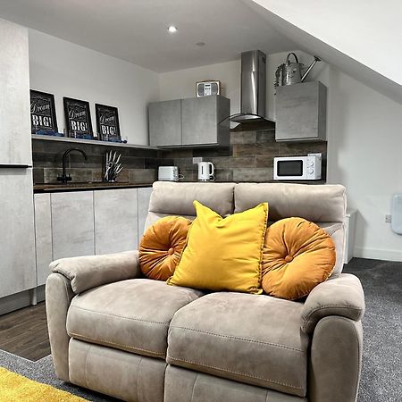 Vibrant Apartments Close To City Centre 카디프 외부 사진