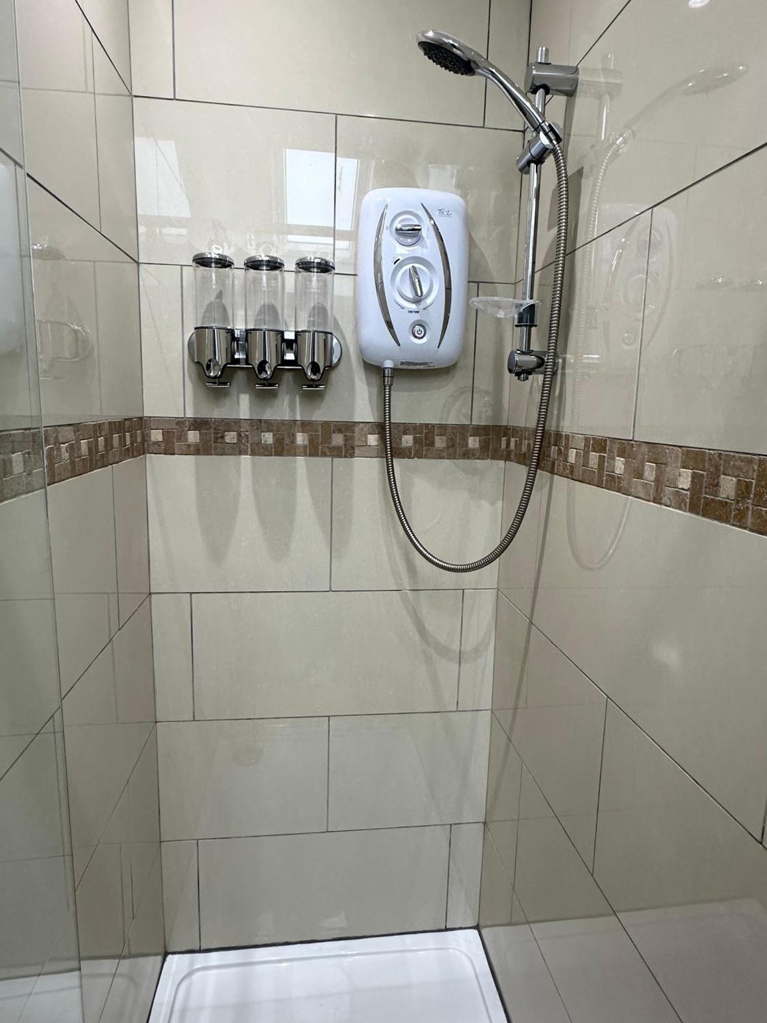 Vibrant Apartments Close To City Centre 카디프 외부 사진