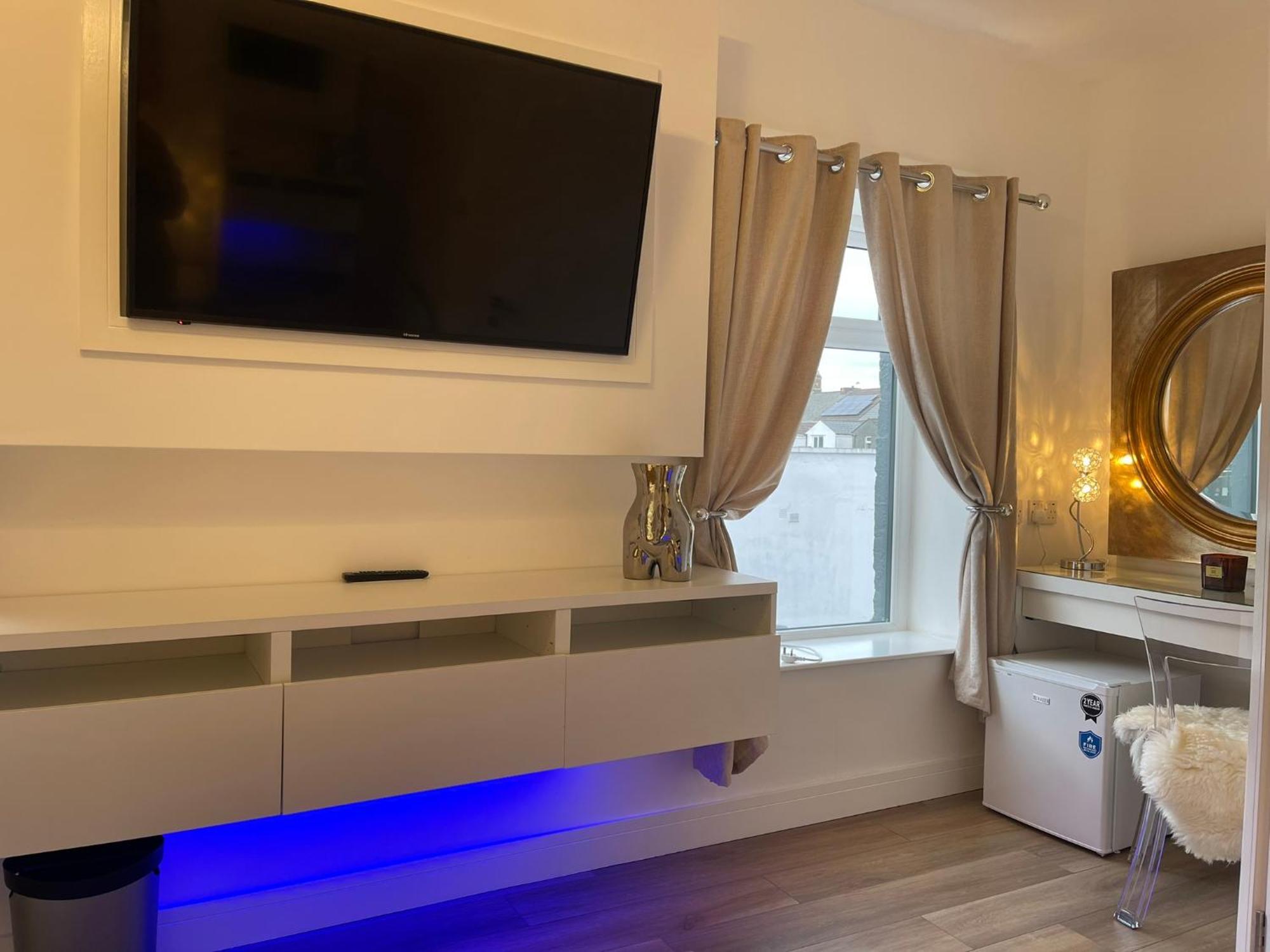 Vibrant Apartments Close To City Centre 카디프 외부 사진